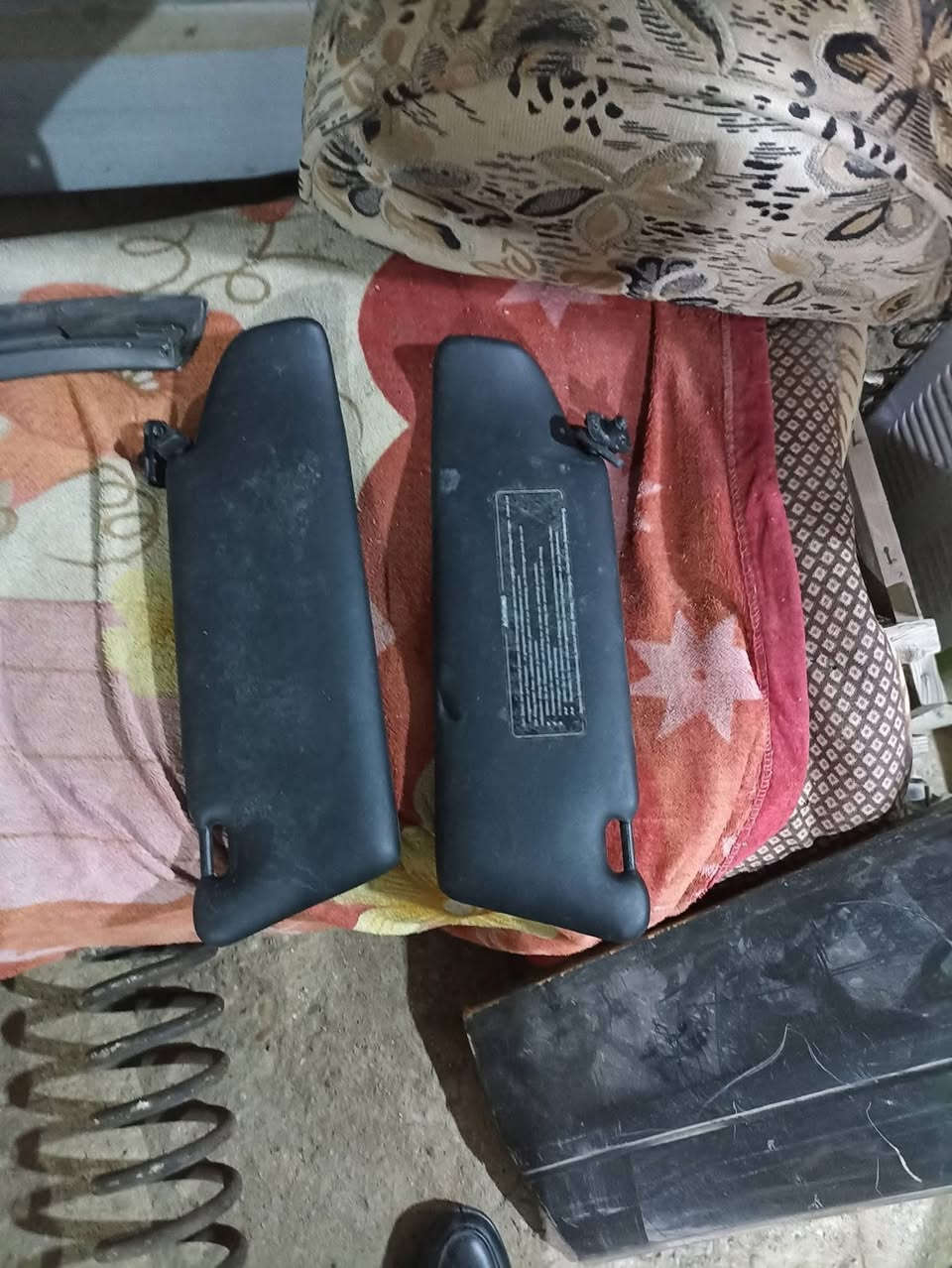 لدينا غراض شبح وارد
قاعدة فيوزات خلفية مع كتفات 
سلفات مارسيدس 
شمسيات داخلية 
ماسحات دب 
الاتصال على الرقم ***********
