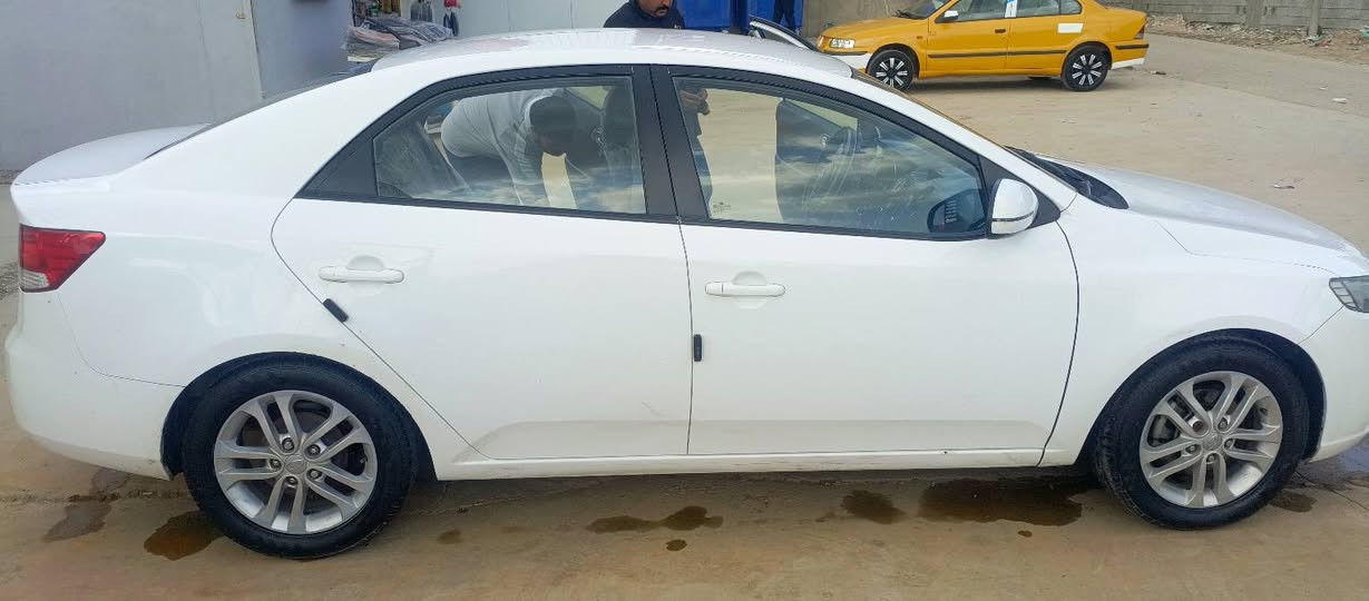 سلام عليكم
سيراتو 2011 رقم شمالي بسمي 
شرط تحويل 
سياره خير من الله مكينه وكير مكغولات 
بيه جاملغ خلفي شبه صبغ بدون ضربه 
السعر 108وبيهة مجال 
المكان بغداد كراده 
الاستفسار ‏‪***********‬‏
