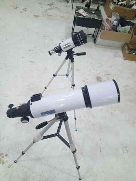 تل سكوب عدد 2 صغير وجبير  للستفسار خاص او ***********
