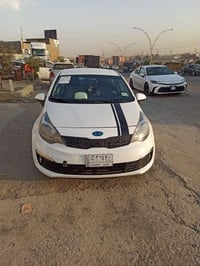 بيع مستعجل  كيا ريو موديل ٢٠١٦ رقم نينوى كاربون بانزين موجود نضيفة حيل...