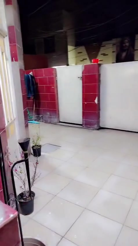 السلام عليكم بيت للايجار الامين الثانية شارع الضغط قرب جامع المشهداني يحتوي على طابق الاول كراج استقبال مطبخ هول حولي غرفة نوم حمامين ومنور طابق ثاني تلث غرف نوم وحمام وهول حولي وسطح جبير ايجارة 600 قفل بدون اي عملة ليريد يتصل عل رقم *********** ليريد يتصل عل رقم بي واتساب
