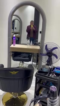 ، للبيع  معدات حلاقة رجالي نظيف جدا استخدام اقل الشهرين  الكرسي الصغير...