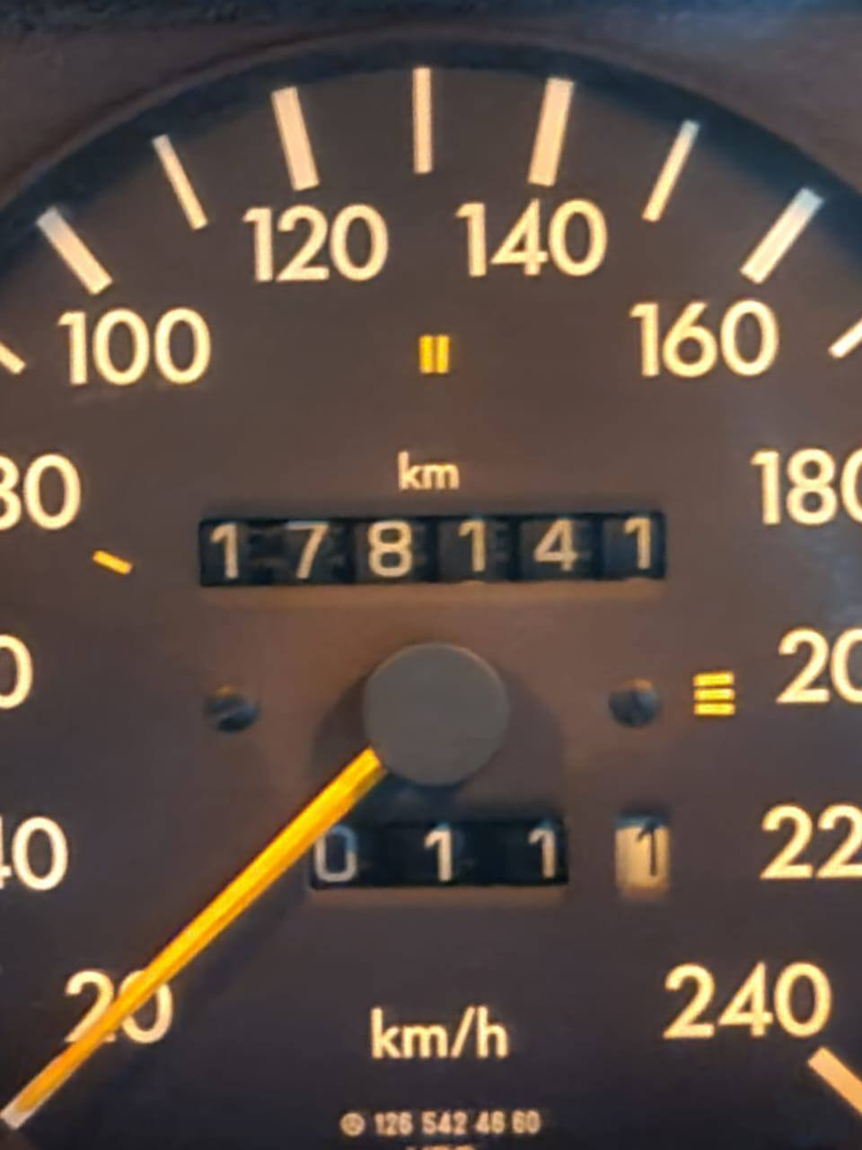 السلام عليكم اخوان ...مكلف بالنشر
للبيع....
مرسيدس كوبيه 560selموديل ١٩٨٧
لون حبري بلادية بالكامل 
تخم تاير وباتري جديد 
للاستفسار فقط اتصال


**إذا كنت صاحب هذا الإعلان وتريد حذفه لأي سبب، رجاءا أرسل رسالة إلى الدعم الفني**