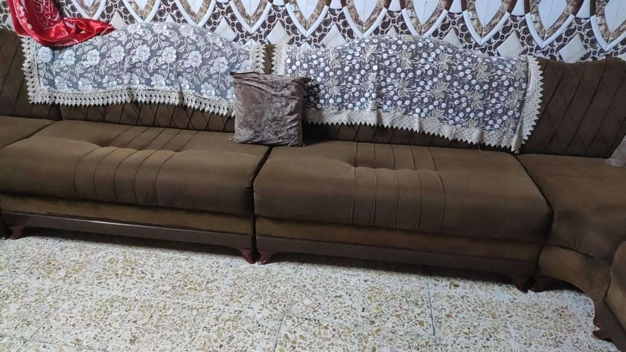 ديوان 8مقاعد 12متر ب225وبي مجال بسيط مكاني بغداد البياع ***********8

