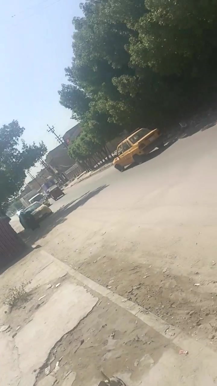بيت للبيع في بغداد - المشتل (موقع تجاري مميز على الشارع العام) 🏡
للبيع دار بموقع استراتيجي وحيوي جداً في منطقة المشتل، يصلح للسكن أو للاستثمار كونه يقع مباشرة على الشارع العام وفي منطقة حيوية مخدومة بالكامل.

​📋 تفاصيل العقار:

​الموقع: بغداد - المشتل / نهاية سوق المطبك - تقاطع جامع الإمام علي (ع) - يقع مباشرة على الشارع العام.

​المساحة الكلية: 180 متر مربع.

​الأبعاد: الواجهة 4.5 متر | النزال 40 متر.

​ميزة الموقع: مكان تجاري بامتياز ويصلح لعدة مشاريع استثمارية أو تجارية أو سكنية.

​الخدمات القريبة: موقع مخدوم جداً وقريب جداً من (مدارس، جامع، كنيسة) والأسواق العامة.

تتوفر فيه جميع الخدمات من الماء والكهرباء والمجاري 

​💰 السعر المطلوب: 190 مليون دينار عراقي.

​📞 للاستفسار والتواصل مع المالك مباشرة:

يرجى الاتصال على الرقم: ***********

(أو المراسلة عبر الواتساب/الخاص).
