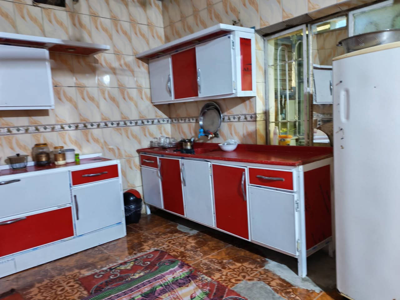 كاونتر الالمنيوم تسكام 
طول 7 امتار ونص مع السنك مرمر 
بي نقص بابين وجرار والباقي مكفول 
الحلة . طريق حلة كربلاء عمود 78
***********
