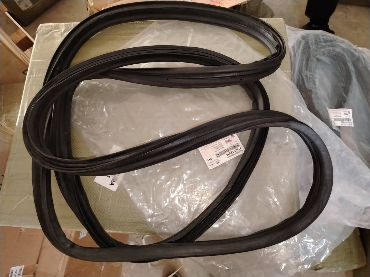 يتوفر جميع مواد كيا سبورتاج مكتب المهدي *********** سنك موجود توصيل ٦ الف
