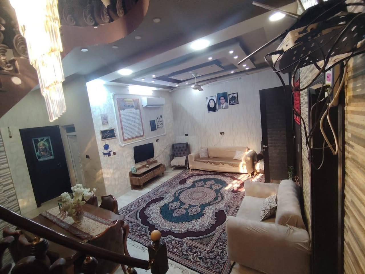 بيت طابو صرف بسمنه في حي الوفاء تقاطع الميلاد بيت حرف T كبالك فرع رابع بيت عن شارع العام مساحه 200 متر 3 طوابق يحتوي على 6غرف اودوانيه صاله حبيره 6حمامات اوتواليت بيت جاهز من كلشي طابق ثالث على طول بيت مخزنين مسكوف كامل عنوان حي الوفاء تقاطع الميلاد ***********
