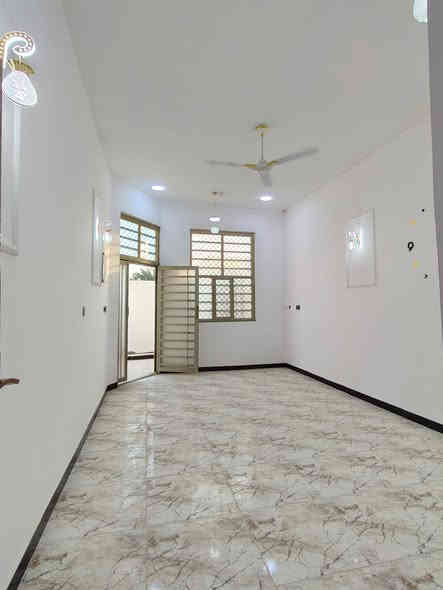 عن توفر بيت للبيع  🏡

#مساحة  240 متر

طابو زراعي عراقي وكاله ونسخه من طابو

يحتوي البيت على 🌟

غرف نوم 3♦️

ديوان♦️

مطبخ حار وبارد 

صاله♦️

صحيات داخلي وخارجي♦️

#البناءجديد  درجه اولى 

منطقه هدوئ

 ومتوفر بيها

جميع الخدمات  ماء كهرباء 

مدارس حكوميه ومدارس اهليه 

#السعر /139 وبي مجال

#العنوان : بصره ابي الخصيب  

حمدان كوت ام فرج قريب على طريق داخل سياحي

#البيت مرتب وشغله درجه اولى وفارغ جاهز للسكن 

للاستفسار يرجى الاتصال

على الرقم ***********
