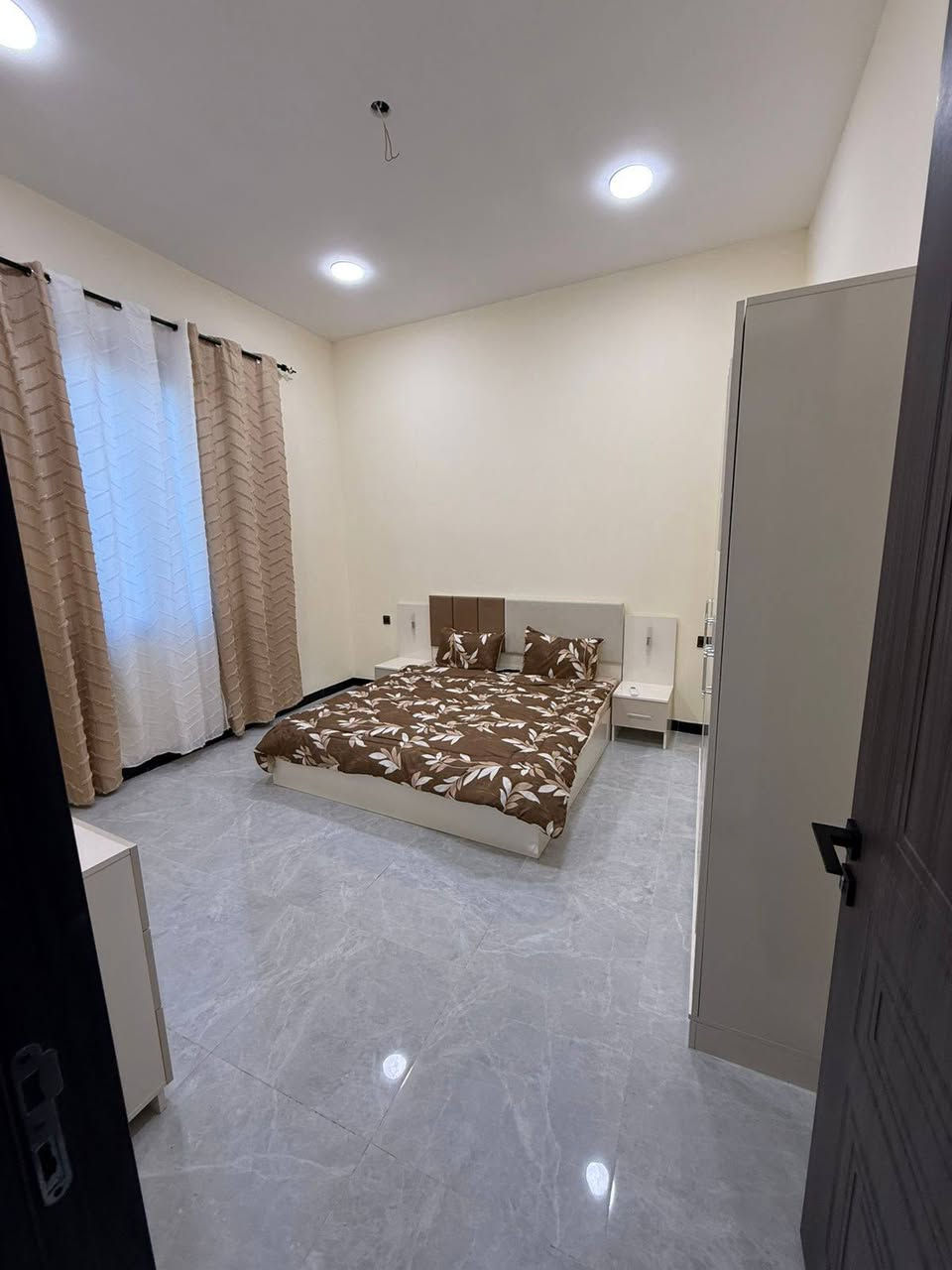مزرعة للإيجار اليومي 🏡🌳
📍 الموقع: بغداد – الدورة – البوعيثة

✔️ أجواء هادئة ومناسبة للعوائل والشباب

✔️ مساحة واسعة وخدمات متوفرة

✔️ مثالية للراحة والونسة

📌 للحجز والاستفسار يرجى الاتصال أو المراسلة على واتساب: 
 📞‏‪***********‬‏
 موثق في تطبيق اجرلي لسياحة المزارع في العراق 🇮🇶
