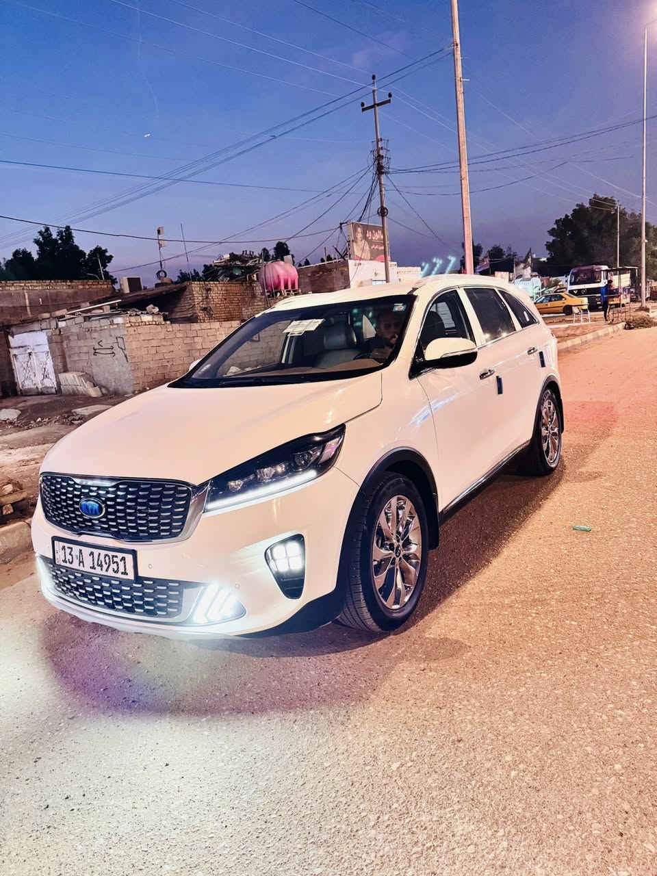 سورينتو 2019  رقم ميسان                                  مكفولة من كل شي عدا رصعة باب السائق
ماشية 95 الف شرط الفحص
السعر 263$ وبيها مجال بسيط
العنوان ميسان
الاتصال ***********
