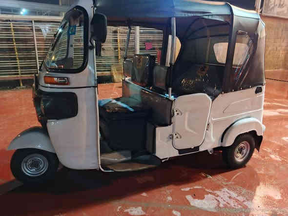 اسلام عليكم للبيع تكتك موديل 22
رقم انكليزي بسمي تحويل مباشر 
تكتك جاهزه من كلشي معمر دوس فقط 
مكان بغداد فلكت حي النصر 
السعر 7800بيهى مجال
رقم ***********
