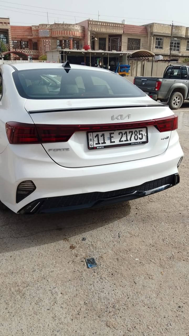 للبيع((السعر158 وبيها مجال 
)((مواصفات --جيتي لاين))
كيا فورتي موديل 23وأرد أمريكي 
رقم بغداد الجديد بأسمي
لون أبيض 
ماشية 44الف
🔴 بصمه تشغيل بصمه أبواب /تشغيل عن بعد 
🛑محرك 2000 دوش 
🔴 مانع انزلاق
🛑لدات أمامية نهاري
🛑 حساسات خلفية وأمامية
🛑أتو هولد
🛑 فتحة سقف
🛑شاشه كبيره تدعم كاربلي/خرائط Gps
🛑كامره خلفيه / كروز مثبت سرعه
🛑لايت  عالي ناصي 
🛑شاشة ضبط واعطال بل دشبول
🛑منافذ USP/ 12V /Tip
🛑حساس اطارات / 4 دسك/ Abs
حادثه بنيد وجاملغ
🛑شحن لاسلكي 
((السيارة بحالة الزيرو))
للاستفسار الاتصال(***********) وتساب 📞
مكان السيارة بغداد الزعفرانيه.
