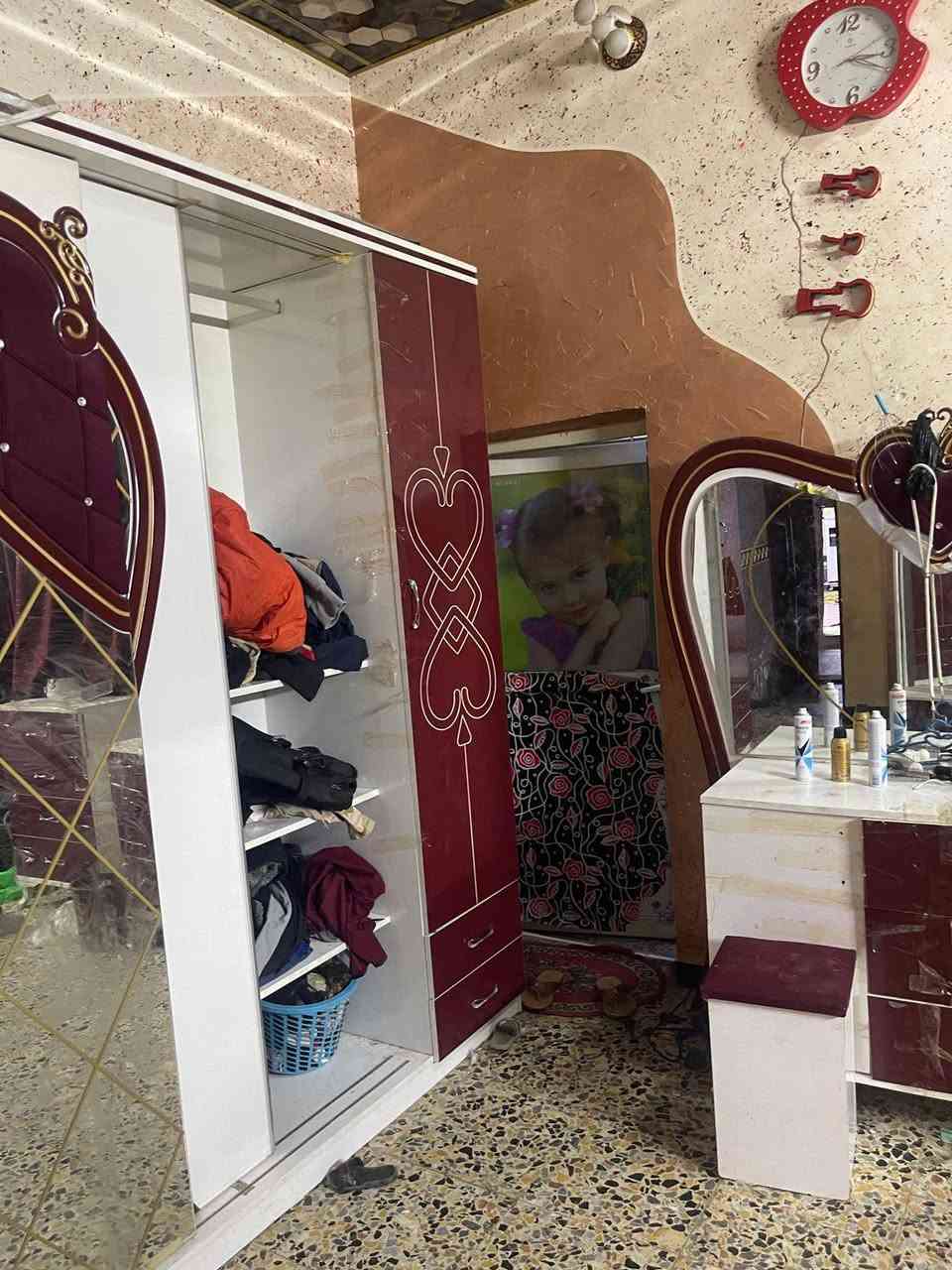 سلام عليكم غرفه نوم ستعمال بصيط كلش نضيفه وسعر أخوالبلاش امكاني بغداد عبيدي وساب ***********
