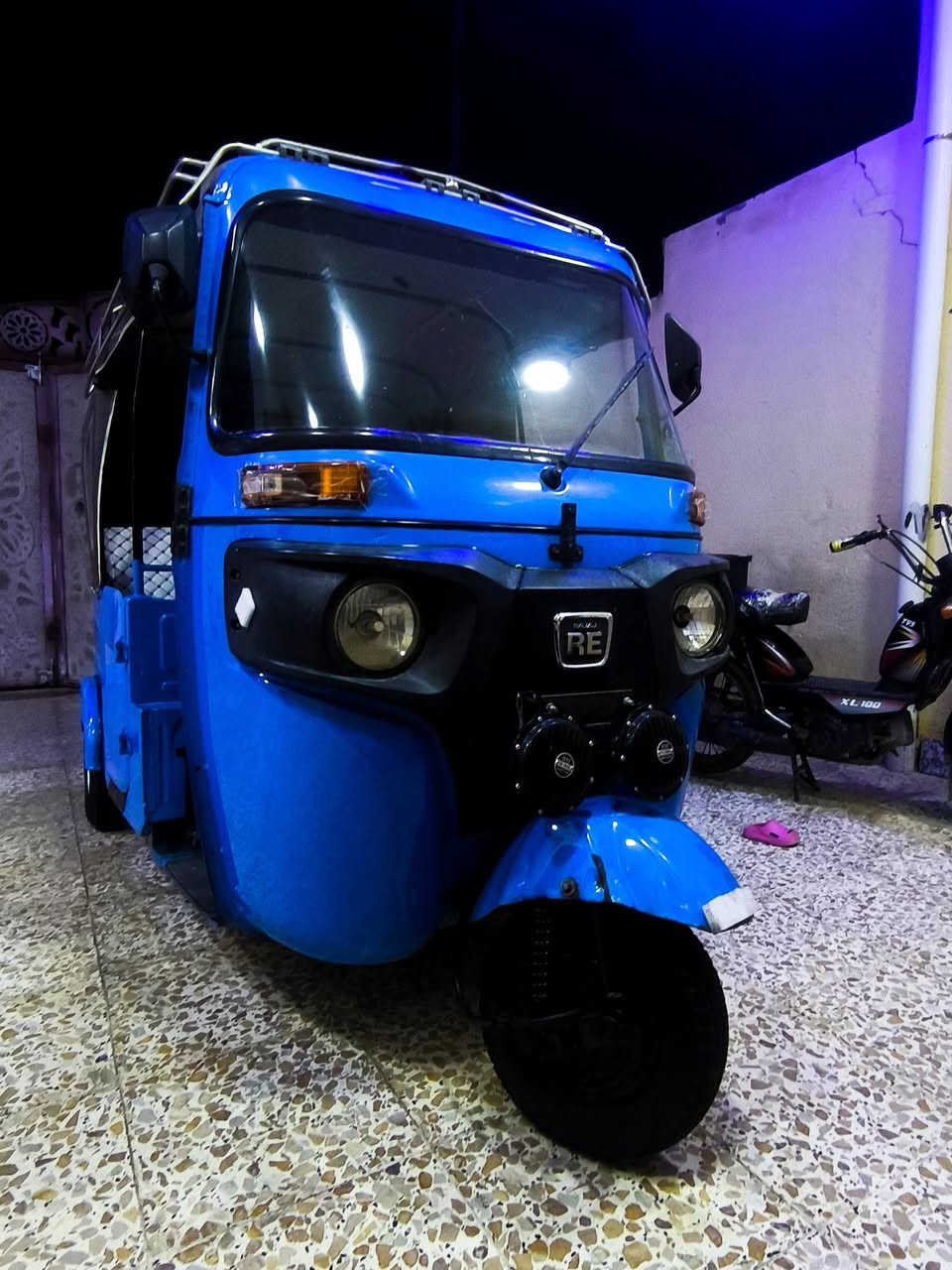 سلام عليكم شباب تكتك 22 شهر السابع  تكتك كفاله عامه ما عده المكينه بستم شرط على الفحص تخم تاير جبلي فرشات دوشمه  سيبايه هورنات التكتك ربع ما ضب عليه  .  رجائن المو شراي لا يخابر ويشلع كلبي السعر  8وثمنميه وبيهه مجال الطيبين العنوان ميسان قصاء مجر الكبير التصال الرقم؟؟ ‏‪0782 458 7380‬‏
