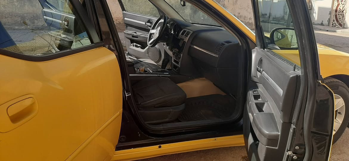 جارجر ٢٠١٠ سياره جاهزه خطه سماوه بغداد مصفره هيئه وغرامات مامطلوبه سياره ماتخسر عليه الف تخم تاير جدير صارله ١٠ ايام باتري جديد سياره متعوب عليه كلش كاعيه جديده سياره كبل للشغل سعره ٩٥ 
***********
