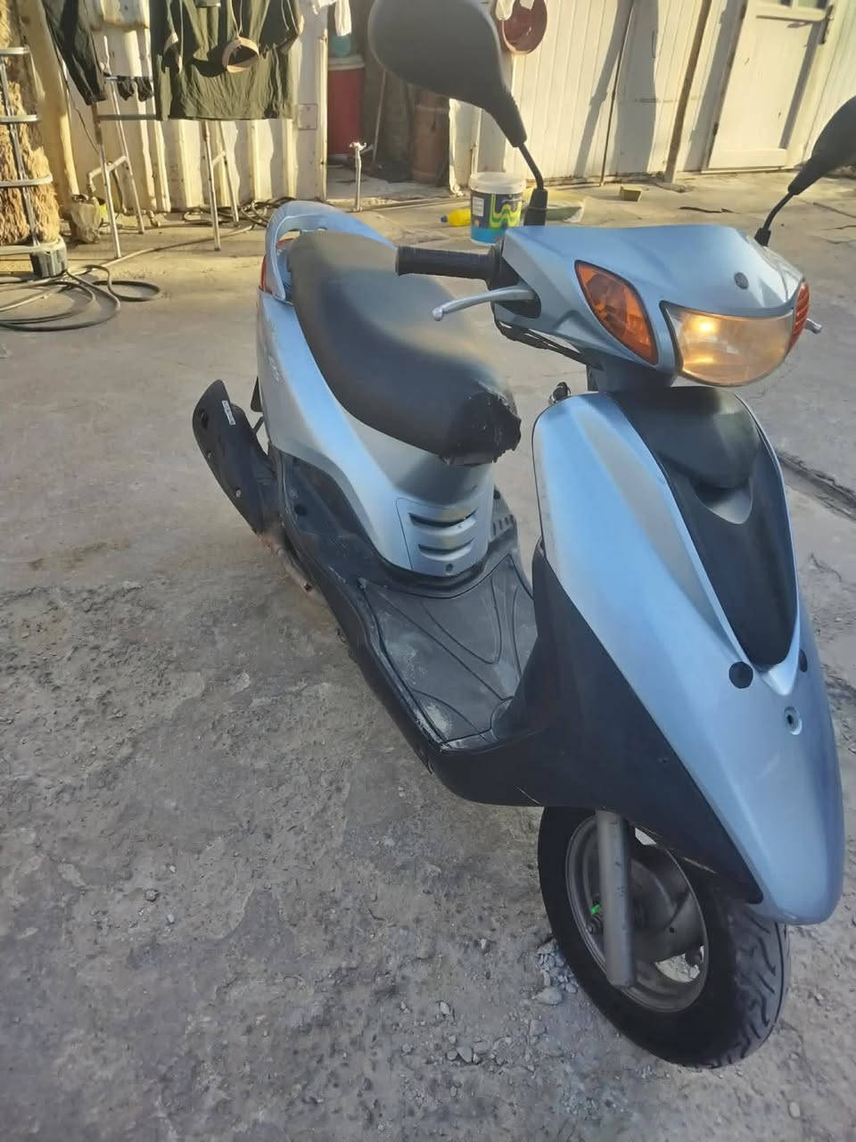 السلام عليكم دراجة بريز لايت فوك  دراجه وضع الشركة بدون اي نقص كهربائيات شغالة نوزل مكينة وكفرات ختم واحد كفالة
الشعب حي اور
***********
