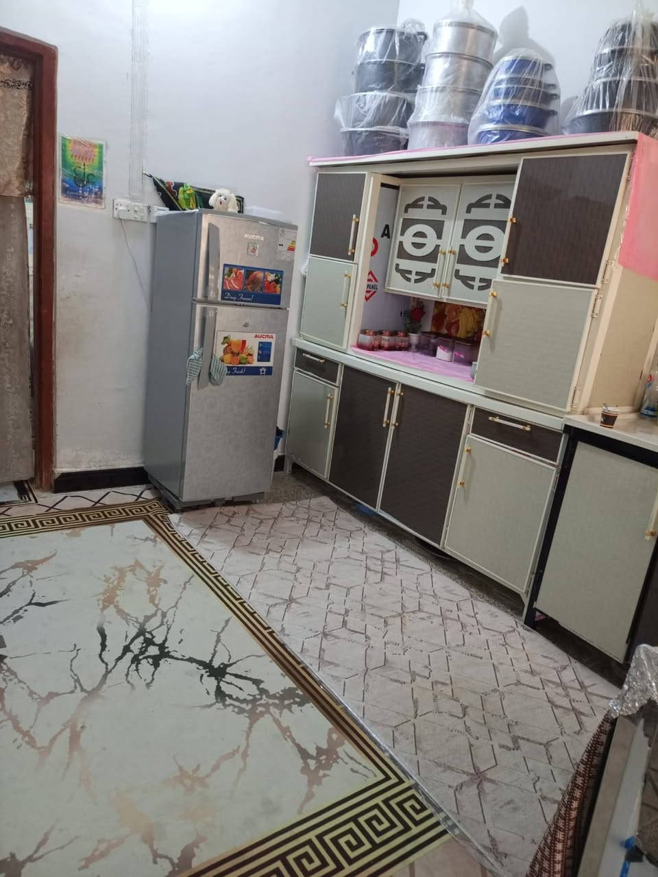 مكلف بالنشر.
بيت للبيع حي الحسن. شارع العام
مساحه 250.م
*********** التواصل على الرقم.
@إشارة
