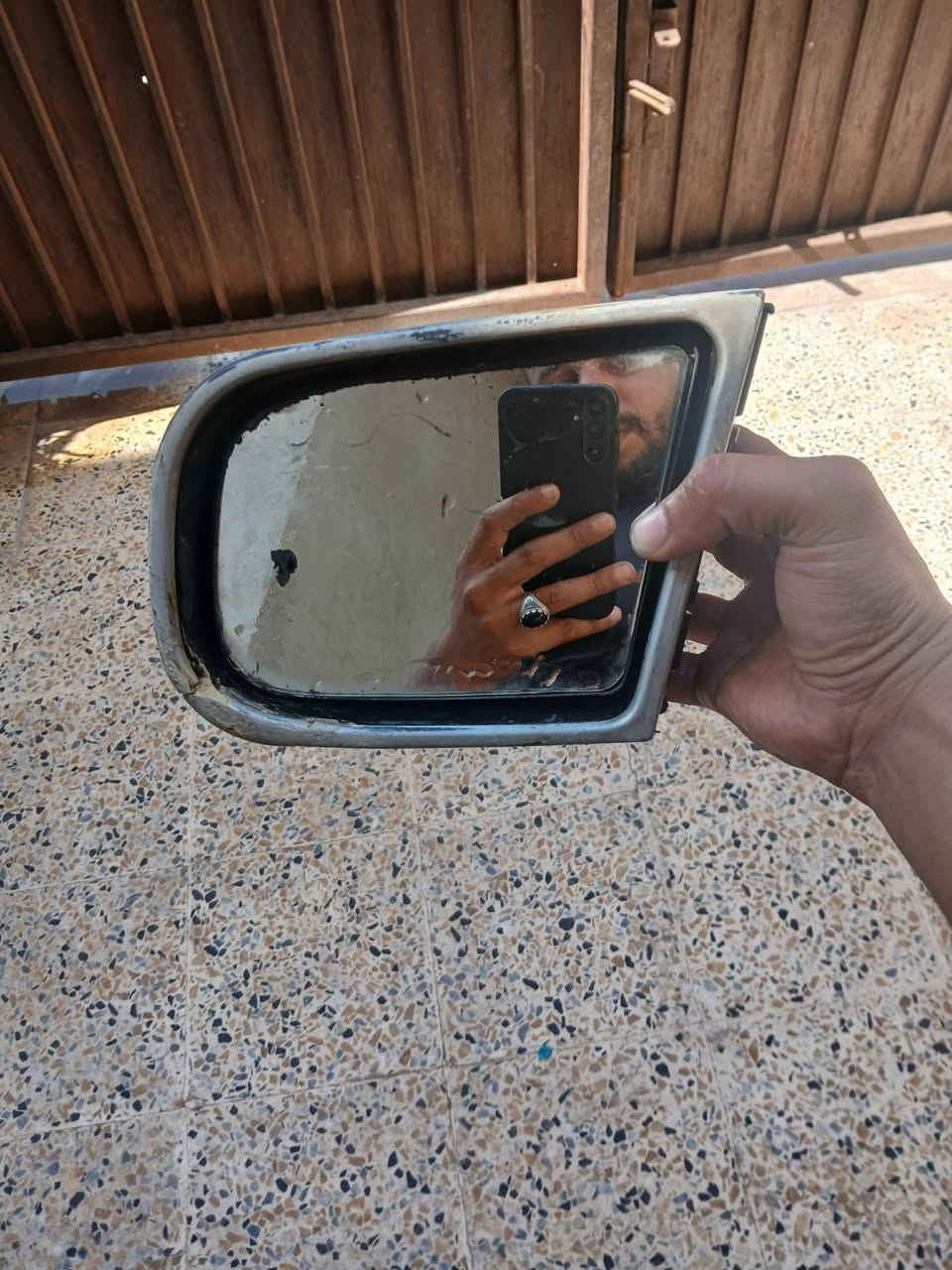 ويل ١٤ زوج لايتات ومرايه سايق(🚘فكترا)
للبيع كلهن شلع ب50
للاستفسار ***********
