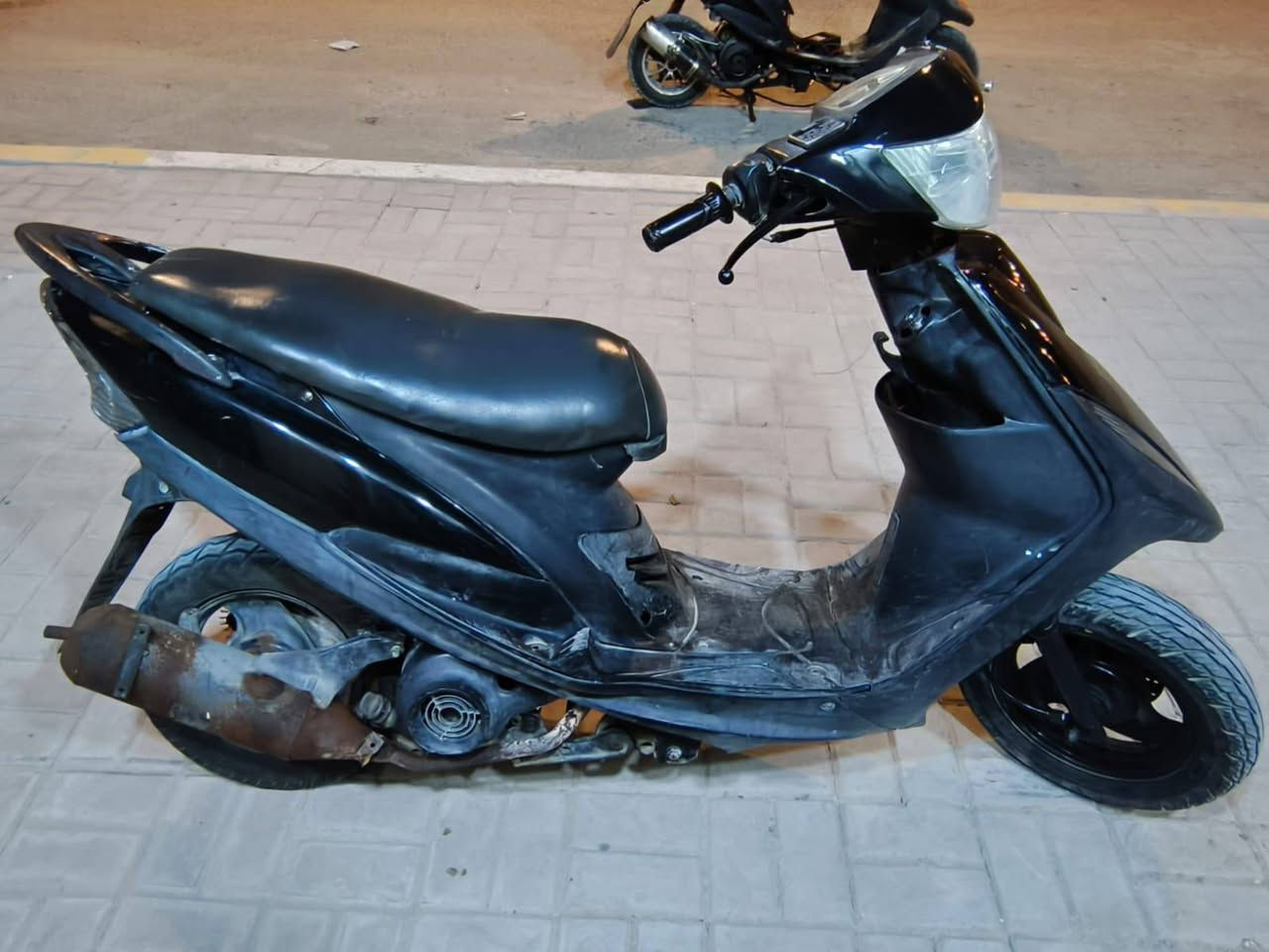 دراجه ماكس للبيع
المكان كربلاء قرب بانزين خانه سما
الدراجه نضيفه 
مجفته مره وحده 
سلف /هندر
تايرات تخم جديد
كهربائيات كله شغاله
برياك امامي خلفي 
السعر 450
***********
