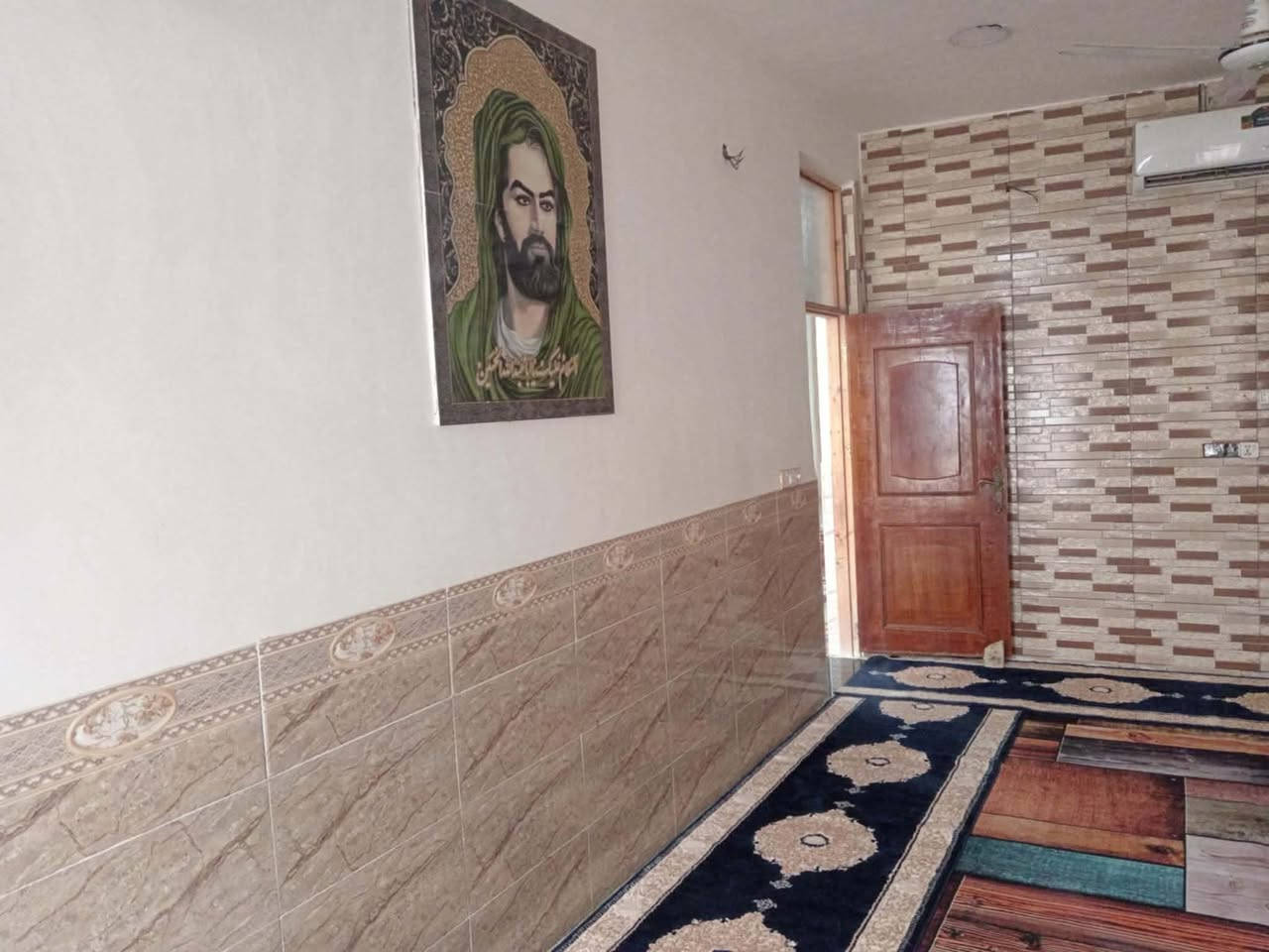 دار للبيع المساحة ٢٠٠م البناء طابوق جاهز للسكن عنوانه كوت حي الحكيم شارع المستوصف يبعد عن شارع الصب ١٠٠م السعر 54 وقابل للتفاوض للأستفسار مراسلتي على الخاص او الاتصال على ***********
