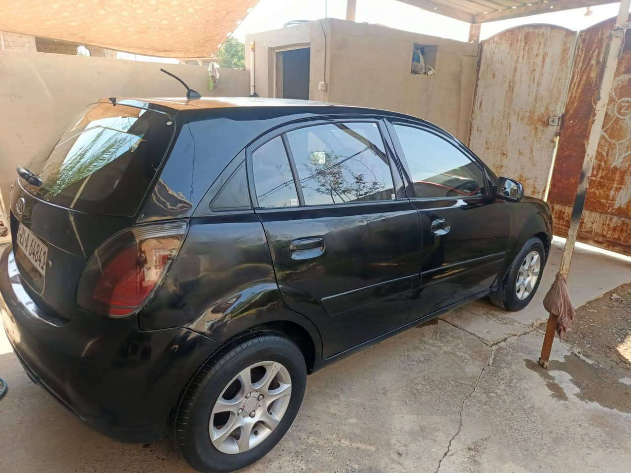 السلام عليكم ورحمة الله وبركاته
كيا ريو ماسحه
وارد امريكي  2009
رقم سليمانيه انكليزي
باسمي السياره شرط التحويل بيها كابون بانزين كركوك
نفاذ السنويه 2027 شهر 6
المكينه 1600 
زوج تاير امامي جديد تدفئه و تبريد 
مكينه قبل 20 يوم شادها لاصرف ولا تبخير كير بشرط 
السياره مصبوغة حزام  
حادثها بلجنطه والجاملغ الامامي بدون دواخل جهه السكن 

السعر/68 وبيها مجال حك الجيه
للتواصل/***********
العنوان صلاح الدين/ بيجي
