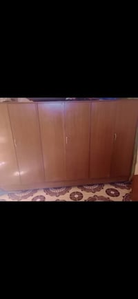 غرفة نوم • ٦ أبواب • للبيع