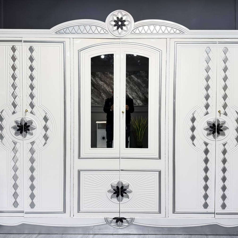 السعر // 950

🔅تفاصيل الغرفة المرمري  ....

خارج ٤ملم ام دي اف 🔺
وداخل معاكس ٣ملم 
صبغ حراري  درجة اولى 

عدد القطع  ٧ قطع 😍
🔺1 //جرباية  قياس  ١٦٠ × ٢٠٠ 
🔺//ميز جانبي ايسر قياس ٥٠
🔺2// وميز  جانبي  قياس ٥٠
🔺3// زاوية ارتفاع مترين عرض ٨٠
🔺4// وميز بلازمه  
🔺5//وميز مراية ارتفاع مترين عرض ١٢٠
🔺6// وكنتور ٦ باب  ارتفاع مترين و١٥ طول ٣ متر و١٥

القطعه الثامنة حسب الطلب شازلون
سعرها ٥٠ الف ❤️

(توصيل مجاني مركز بغداد )
التوصيل يشمل الشد مجاني 🔥
(اطراف ٥٠)
باقي المحافضات حسب البعد
شازلون سعرها ٥٠ الف
شازلون مخزن ٧٥ الف


**إذا كنت صاحب هذا الإعلان وتريد حذفه لأي سبب، رجاءا أرسل رسالة إلى الدعم الفني**