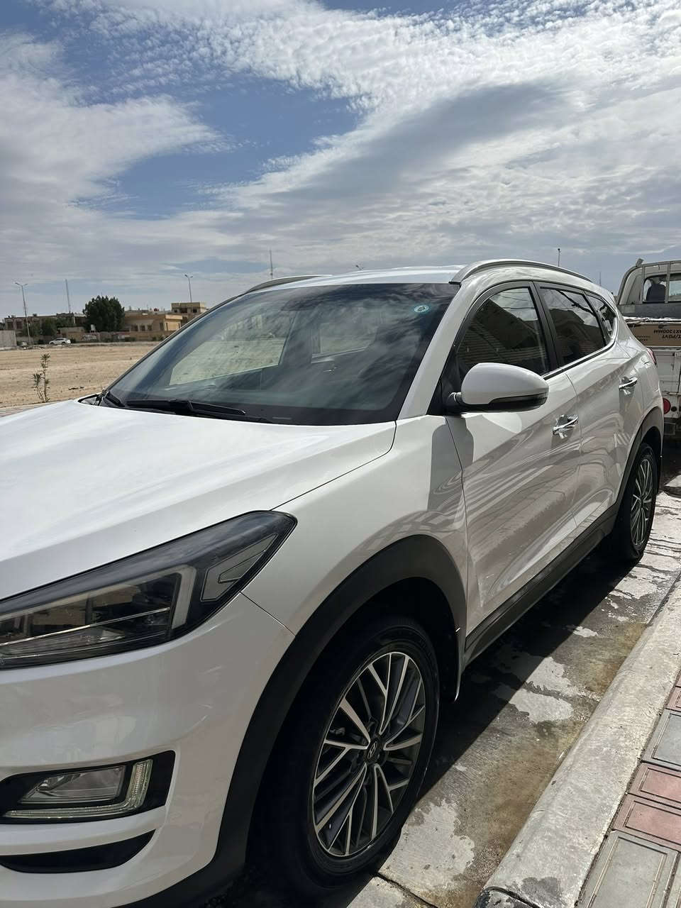 📌 توسان 2019 خليجي – فول مواصفات (الكاصد)
📞 للاستفسار: ***********

♻️ رقم بغداد – باسمي مباشرة
♻️ مكفوله من صبغ والضربه فقط بارد بصيط جدا موضح بصوره 
♻️ سيارة نظيفة جداً

⚠️ المواصفات:

🔰 لايت زينون (5 عدسات)
🔰 محرك 2000
🔰 بصمة تشغيل + أبواب
🔰 كشنات أمامية كهرباء
🔰 حساسات أمامية وخلفية
🔰 شاشة كبيرة + كاميرا 360

🔰 LED حاجب
🔰 ويل كبير
🔰 قطعتين تبريد
🔰 مراية شفط
🔰 هندبريك رجل
🔰 كشن بقلاوة

📍 الموقع: مركز مدينة كربلاء المقدسة
💰 السعر: 194 ورقة (قابل للتفاوض للجادين فقط)
⚠️ اعتذر عن المراوس – البيع للجادين
