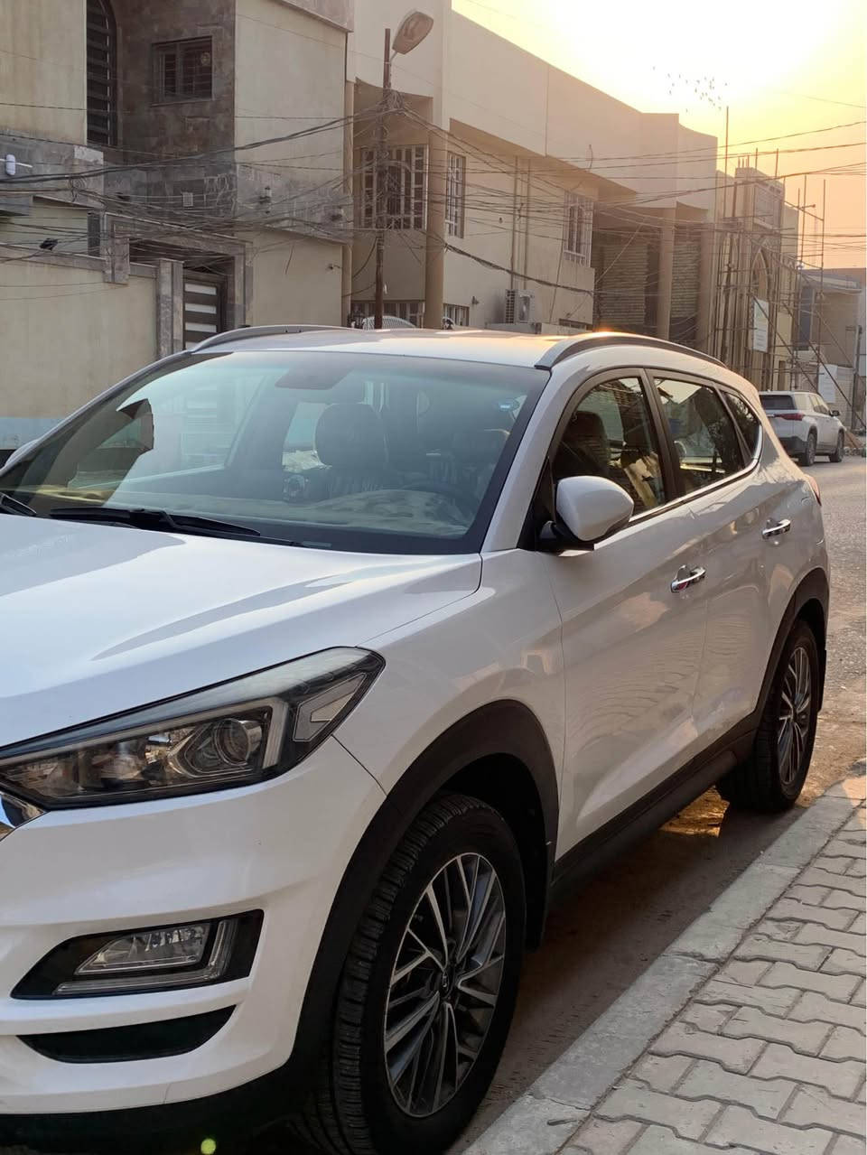 السلام عليكم 
توكسان موديل 2020
ماشية 140 الف 
كفالة عامه شرط الفحص 
السعر 205 وبيه مجال 
التواصل ع رقم الهاتف *********** النجف, العراق
