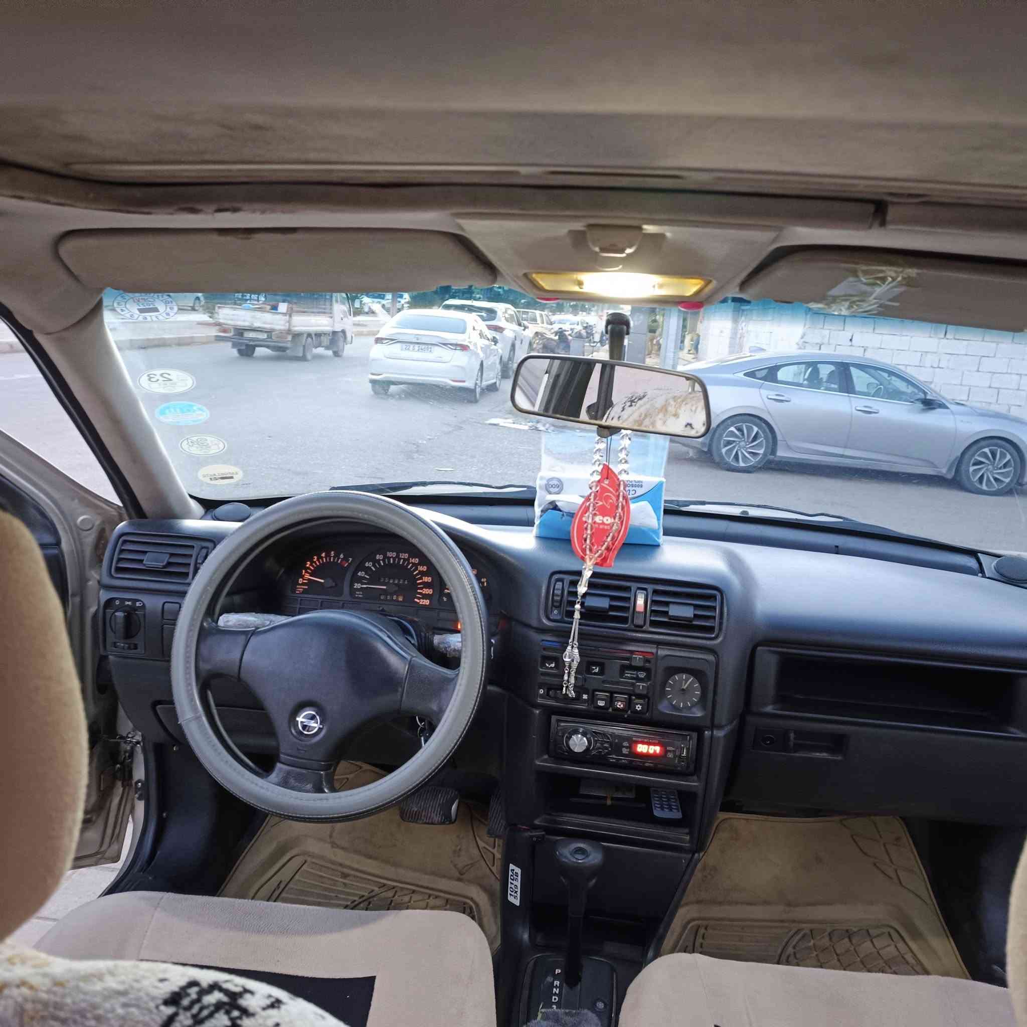 فكتره للبيع أوتو محرك ٢٠ موديل ٩٢ تخم تاير جديد قفل مركزي رقم أربيل هزه ٢٦ رقم جديد سنويه بسمي تنتهي إلى  سنة ٢٠٣١ كما موضح بالفديو للاستفسار ع هذا الرقم ***********
