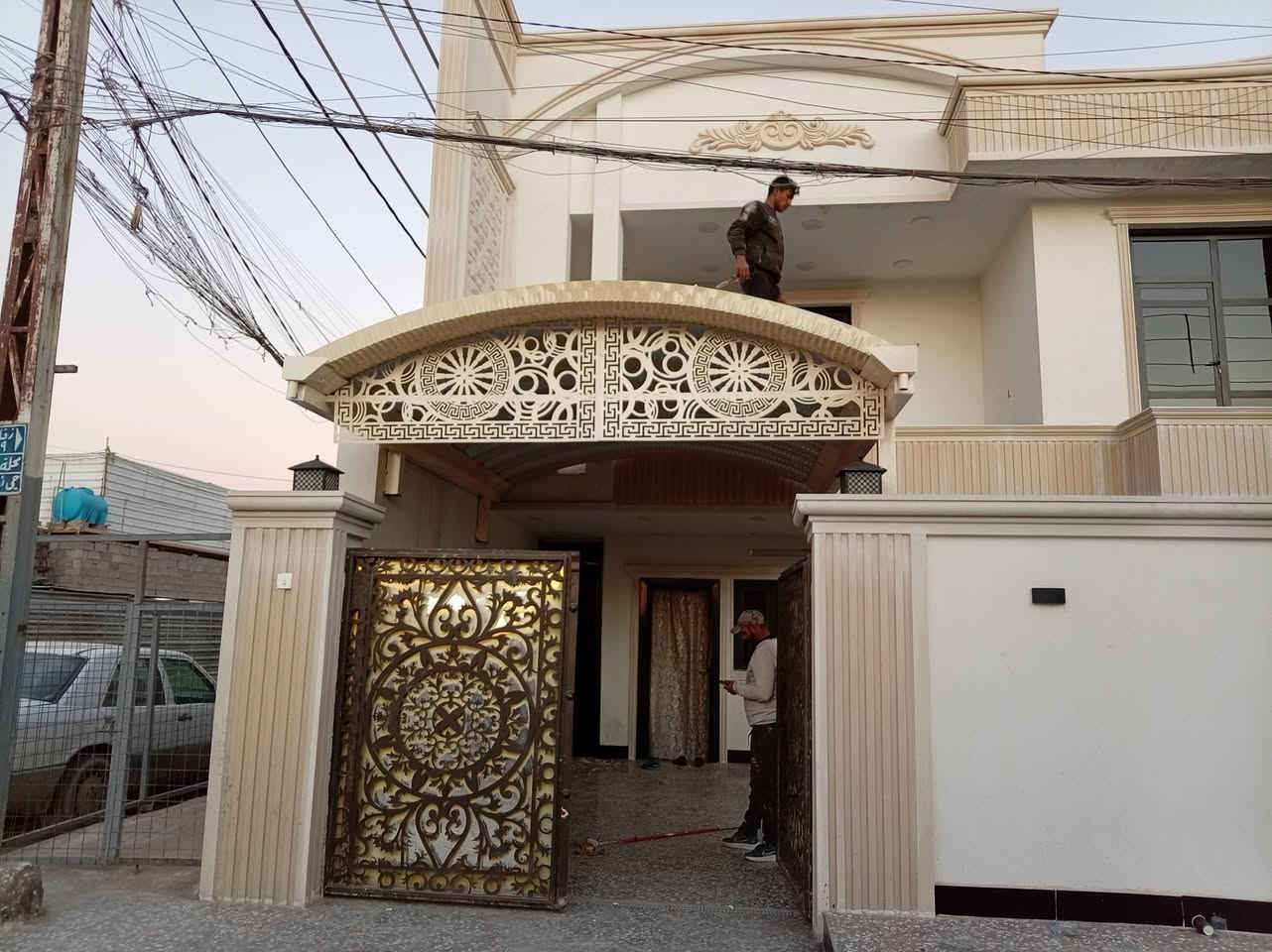 تم بعون الله عمل سقيفه في منطقة المعالف ونشكر كادر مكتب الصادق اللسقائف كي سبان سعر المتر 23الف ***********
