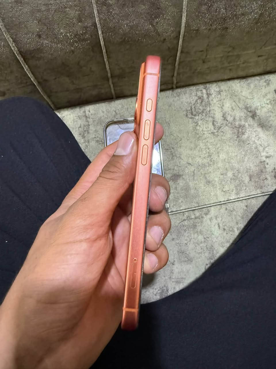 ايفون. 17 برو ماكس شريحه فعليه
شرق اوسط
 جهاز نضيف ؏ اييدي بي هذا الخدش
البطاريه 100
داخل ضمان 
السعر مليونين وبي مجال قليل 
مكاني الصويرة 
رقمي ***********
