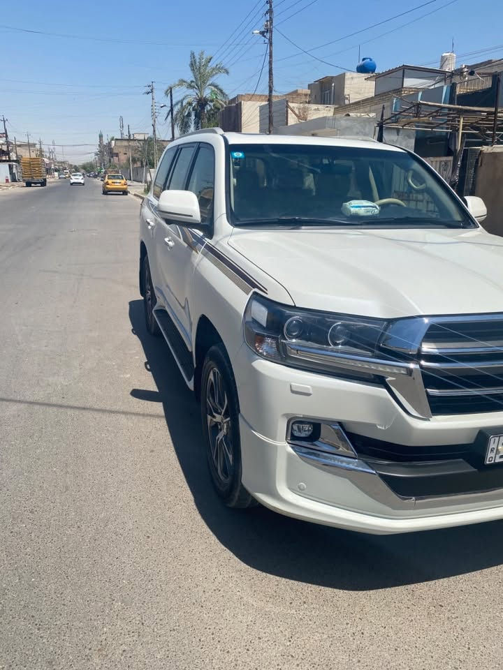 السلام عليكم
لاندكروز gxr 2020 🇯🇵🇯🇵🇯🇵 بريمي  

سياره بيها رصعه مال حصوه بل بندي و بل جاملغ مطلعيها بكد الدعبله 

باقي السياره كفاله عامه  

🛑 سلايت 
🛑 ثلاجه 
🛑 صندوك كهرباء 
🛑 حساسات ٣٦٠ درجه 
🛑 شاحن واير ليس
🛑 شاشات 
🛑 بصمه ابواب وتشغيل 
🛑 زراك لايت 
🛑 كاميرا 
🛑 تبريد مركزي 
🛑 كشنات كهرباء وجلد 

السعر 535$

العنوان بغداد الشعب للاستفسار ***********
