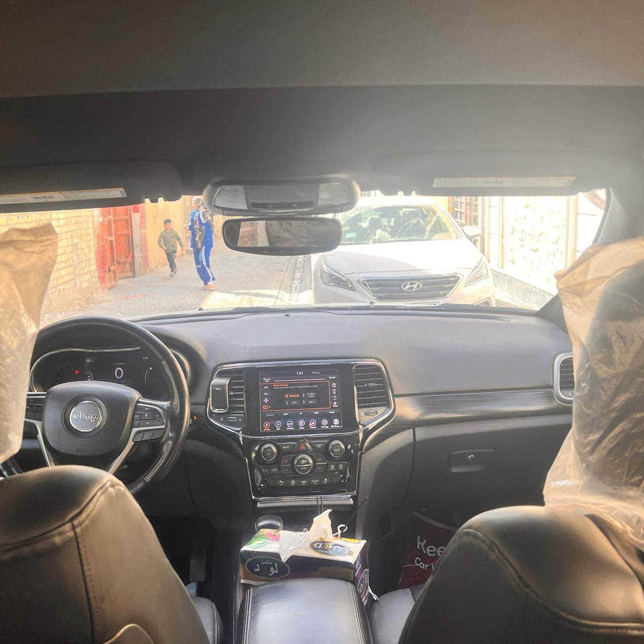 جيب كراند شيروكي 
موديل   2020
وارد  امريكا حادث  خفيف 
بنيد وجاملغ 

وبالعراق صارت ضربة جاملغ خلفي 
خفيفة وصار ربع باب تبارك بالصبغ  
يعني صار 4  قطع  صبغ بيه 
سياره جديده جدآ 
مال جناي 

مواصفات 
فور ويل   4-4
 مازده فول زينون
بروجكتر زينون 
بصمة 
اوتوبارك

نقطة عمياء 
وبعد المواصفات المعروفة 
سيارة جديدة وجاهزة من كلشي
بيع او مراوس  حسب  القناعه  
السعر   21  وبيها مجال للطيبين
للاستفسار واتساب او اتصال
077 بغداد, العراق


**إذا كنت صاحب هذا الإعلان وتريد حذفه لأي سبب، رجاءا أرسل رسالة إلى الدعم الفني**