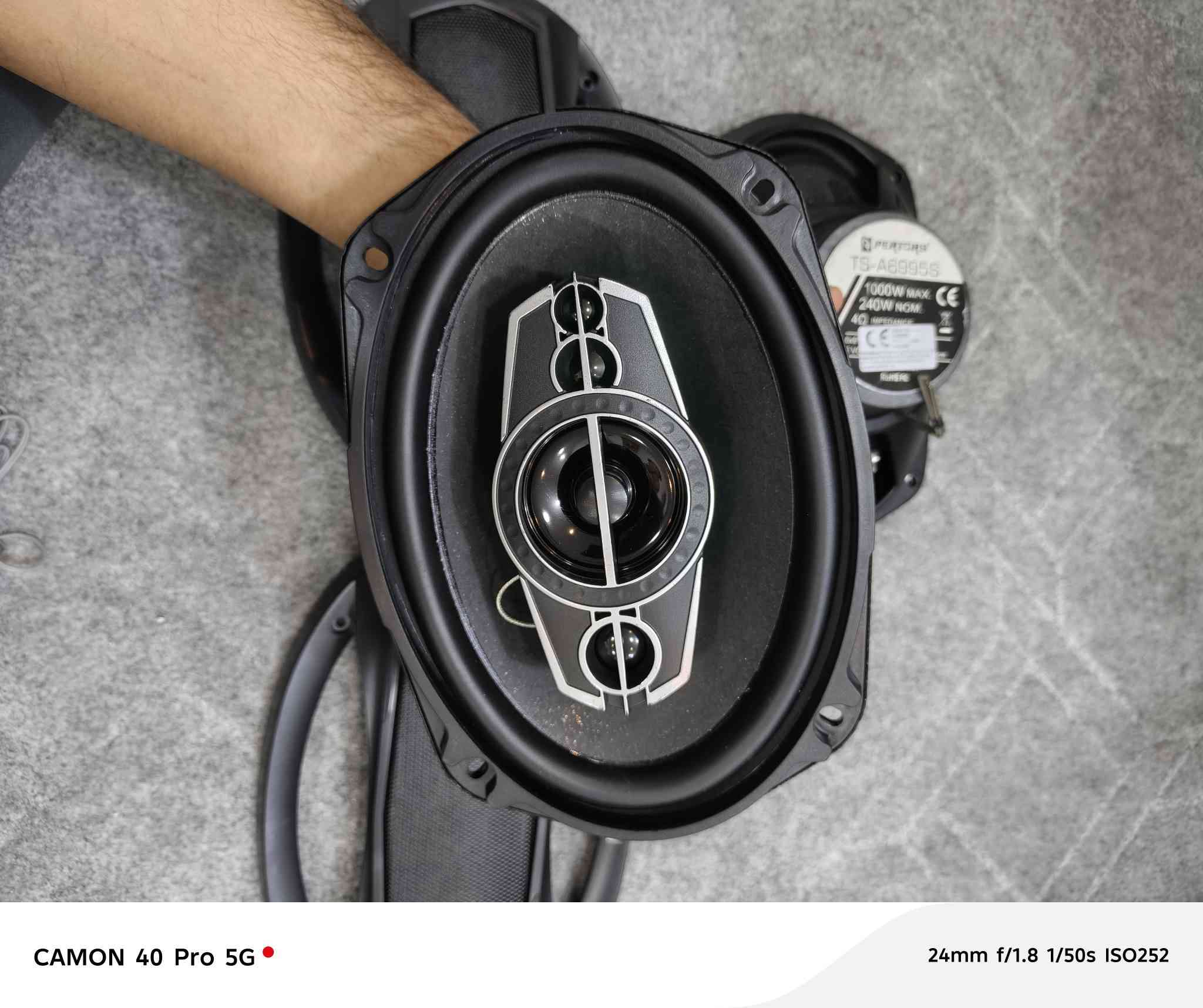 السعر مع توصيل ٤٥
Speakers) شكل بيضاوي، وغالباً قياسها 6×9 إنج.
🔊 التفاصيل:
الماركة المكتوبة: PETERS
الموديل: TS-A6995S
القدرة المكتوبة:
240 واط (Max)
40 واط (RMS) (القوة الحقيقية)
النوع: 3-Way Speaker (ثلاثي) يعني بيها:
ووفر (Bass)
ميد (Mid)
تويتر (Treble)


**إذا كنت صاحب هذا الإعلان وتريد حذفه لأي سبب، رجاءا أرسل رسالة إلى الدعم الفني**