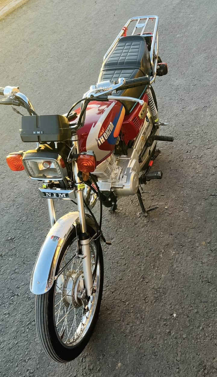 السلام عليكم اربعه كير (شلامجه اصلي  ﴾ (اوراق اصولي ) كامله ماناقصهاا اي شي دراجه تخبل ونضيفه نفس متشوف بلصوره مكاني كربلاء حي القادسيه السعرمليون  ***********
