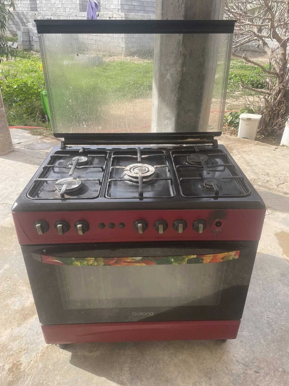 طباخ تركي نضيف فقط عيون ثنين مسدات فرن شغال  السعر ٦٠الف ***********
