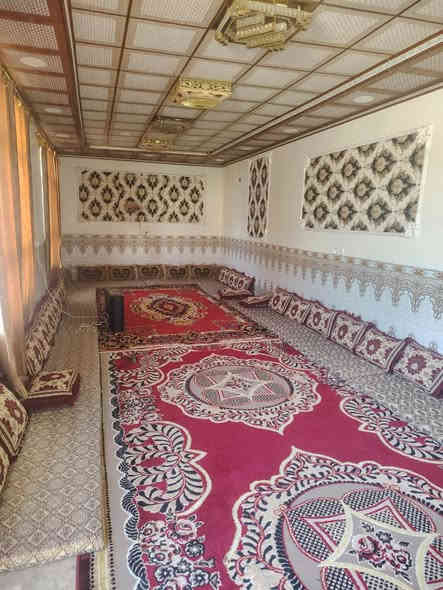 بيت للبيع مكون من 2قرف وهول ومطبخ صاله جبيره حمام وصحيات خارجيه +ديوان خارجي تفاصيل اكثر ***********
