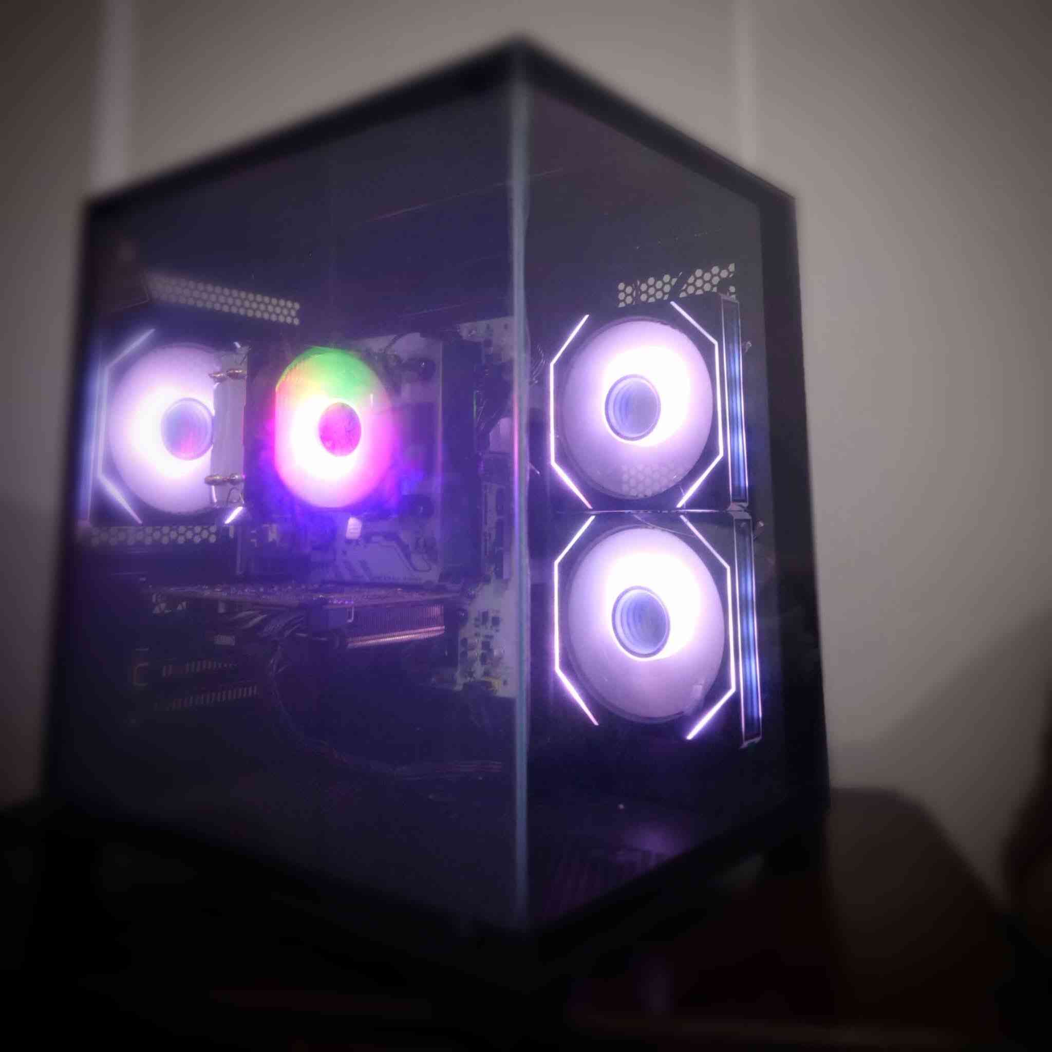 rayzen 5 3400G used✔️
GTX1660SUPER zotac used✔️
ram 16GB 3200 TRANCADE used✔️
BORD b450 white new✅
hard 256ssd new✅
case G-partners + 3 Fan ARGB NEW✅
COLLER RUIX AIR NEW ✅
PW550WAT MASS NEW ✅ السليمانية, العراق


**إذا كنت صاحب هذا الإعلان وتريد حذفه لأي سبب، رجاءا أرسل رسالة إلى الدعم الفني**