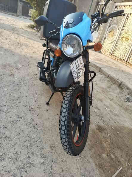 السلام عليكم دايوان جبلي مديل 2023مرقمه بغداد ابسمي
دراجه جديده بعده 🪬
ماشيه 12الف 
دهن ملته كل سبوع اذبه ينزل جديد 🪬
بصمه تشغيل عن بعد 😁
عداد كيلو متر شغال رون شغال رون دهن كذالك شغال 
تخذه تدعيلي 🌹
رقم مميز 🪬
دراجه أحله من صوره ضالمته صوره 
في حاله وكاله 🪬
عنواني بغداد الزعفرانيه ❤️
سعر 2و 700بيه مجال حك جيه 
كل حب احترام لكم ❤️ اني اسف على اطاله كلام 
رقمي ***********خادمكم ❤️
