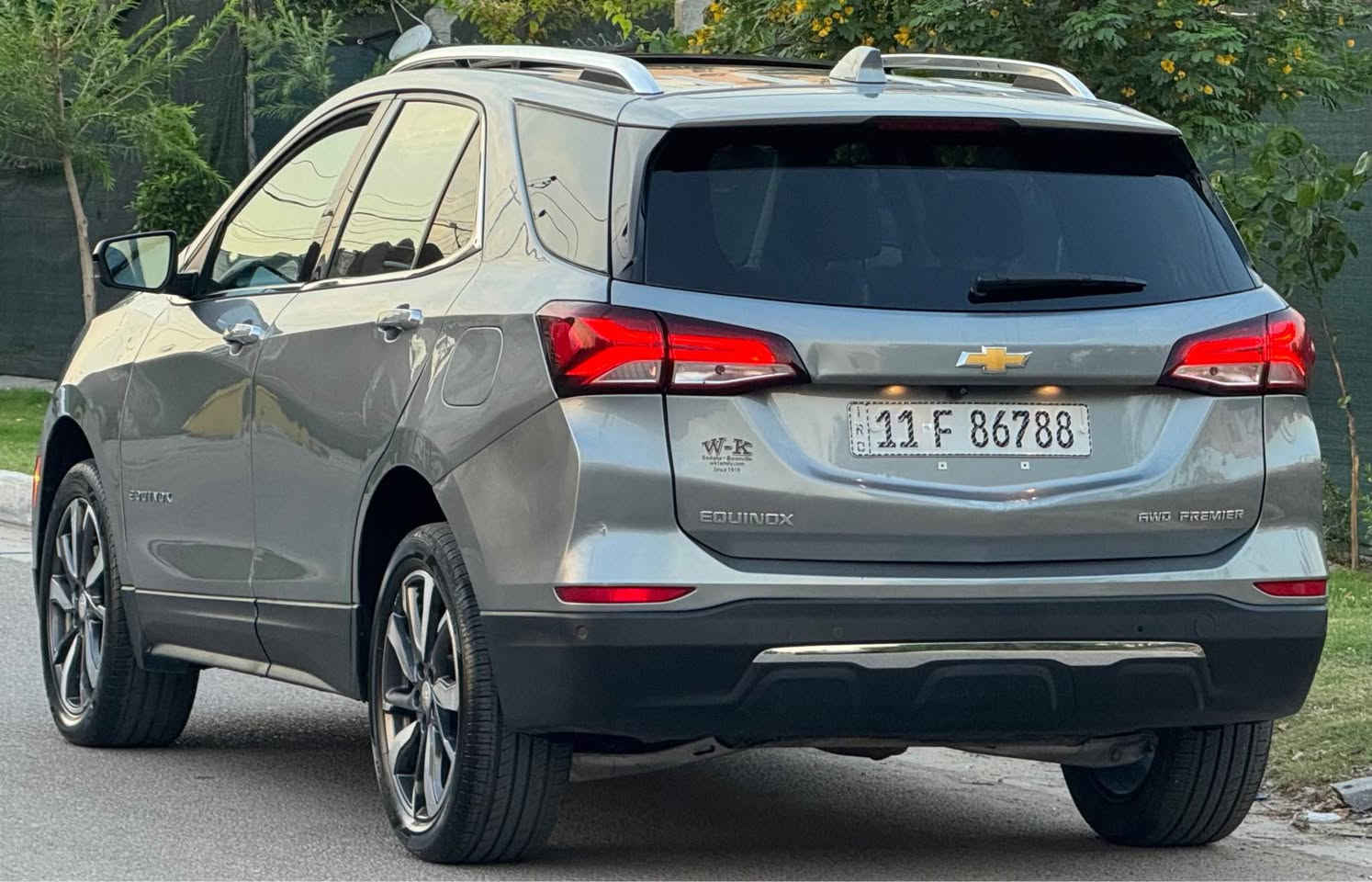 Chevrolet Equinox 2024 شوفرليت ايكونكس
ماشيه 12 الف كيلو فقط
السياره دخول جديد و مرقمها على ايدي 
صبغ ٤ قطع ونص الباقي مكفول 
رقم بغداد الجديد سنويه و هزه جدد بأسمي
المواصفات Premier اعلى فئة :
- محرك حجم 1500 تيربو 
- گير ATF المرغوب
- سقف بانوراما 
- صندوق كهرباء
- تشغيل عن بعد
- داخل لون اسود 
- كشنات خزن Memory 
- كشنات تحكم كهرباء
- كشنات تدفئة + تبريد امامي و خلفي
- بصمة تشغيل + ابواب 
- هزاز كشن تحذير
- شاشة كار بلاي 
- كاميرات 5 / 360•
- رادار امامي 
- حساسات جانبيه نقطة عمياء
- حساسات خلفية
- سستم صوت BOSE
- لايتات و بك لايتات LED
- سستم نيكلات 
- اشارة بالمري
- اشارة ترحيب 
- تبريد قطعتين 
جاهزه بمعنى الكلمة ما يحتاجلها صرف
ترايها زيرو 
السعر137 ورقه بيها مجال بسيط
عنواني بغداد / الكرخ
*********** بغداد, العراق
