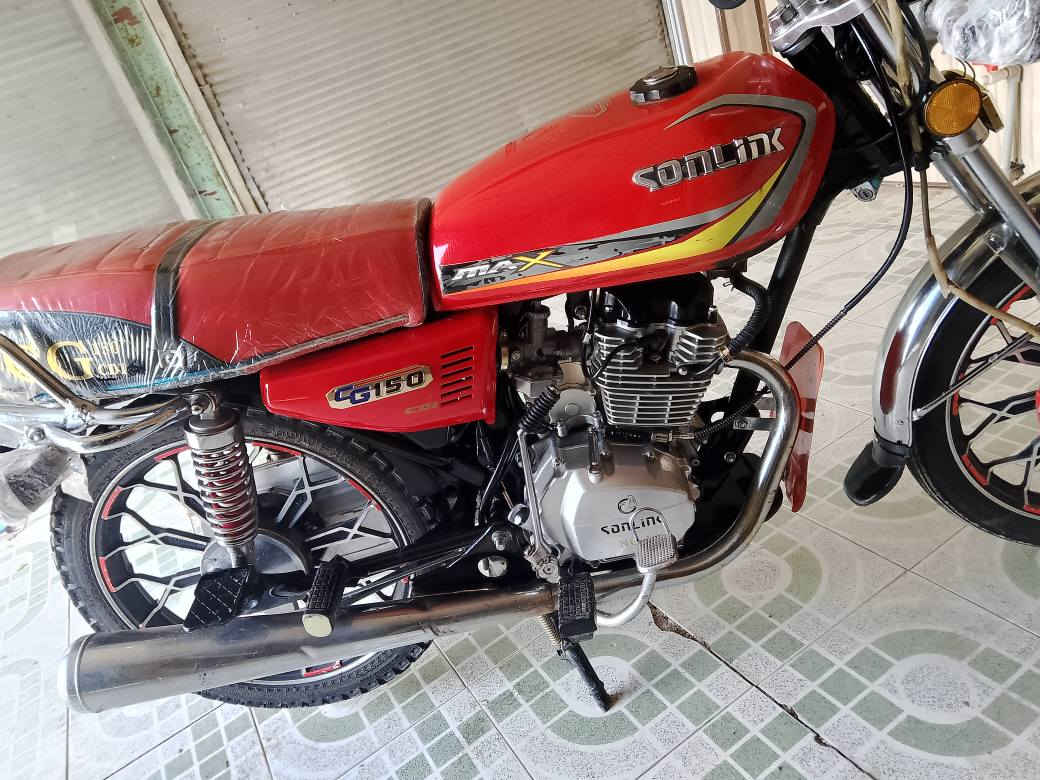 بە ناوی خوای گە وره  ئە ماتورە بۆ فروشتن سۆلێنگ مە کینە 150 مودیلی 2023 گیرو مە کینە و سلفی کارە بای بە شە رت 520هه زارو مە حامە لە شوین قە لادزێ
*********** بشدار, السليمانية
