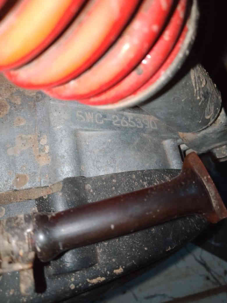 ماكس قجمه للبيع... حاويه 49 قبل اسبوعين طالعه من الحاويه مكاتبه موجوده شغاله سلف هندر اشاير لايت بك لايت ما محطوط عليها اصبانه تجي وتشوف بعينك دراجه نظيفه بمعنى الكلمه. السعر 975 قفل قفل بدون امداهر المكان البصره الاهوير الرقم ***********
