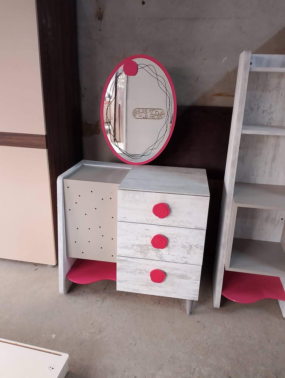 غرفه نوم تركي 7قطع مع دوشك ماركة الغرفه نظيفة سعر (350) الف
تواصل على خاص او على رقم 
(***********)
(***********)
