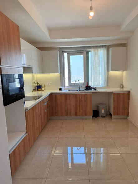 Apartment For Rent, located in Erbil, Empire Wings, with an area of 160m', the price is $1,200/Monthly (Negotiable).
Consists of:
- 2 Bedrooms
- 1 Kitchen
- 1 Living Room
- 2 Bathrooms
- Floor number: 21

Jamana real estate 
Mahmood: ***********
WhatsApp
