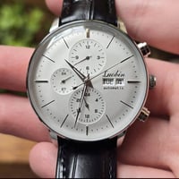 ساعة ميكانيكية • مقاوم ماء ٣٠م • قطر ٤٢مم