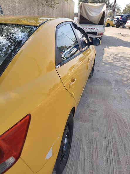 السلام عليكم
سيراتو 2013
خليجي 
كير 6نمر 
سياره لا تنقيص ولا تبخير 
كير جديد 
85وبيه مجال 
مكان سياره بغداد 
***********
