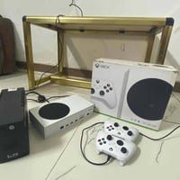 جهاز إكس بوكس سيريس اس 512 G و UPS و السعر 370 07700722358 رقم التواصل