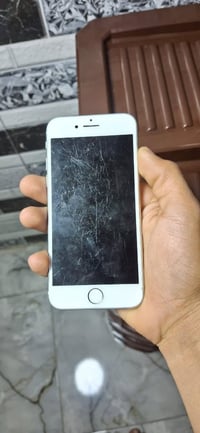 آيفون ٨ • ٦٤ • قفل